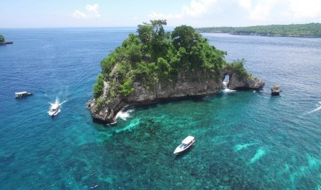 Nusa Penida tawarkan wisata alam yang eksotik dan berbeda (Foto: Kepulauan Nusa Penida)