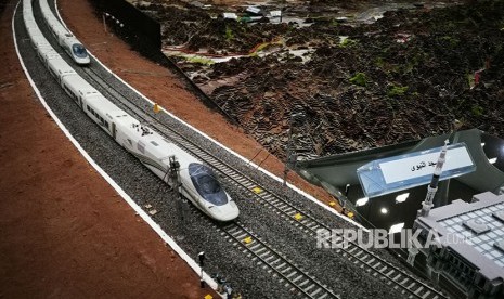  Kereta berkecepatan sekitar 300 km/jam melayani rute Makkah-Jedah-Madinah.