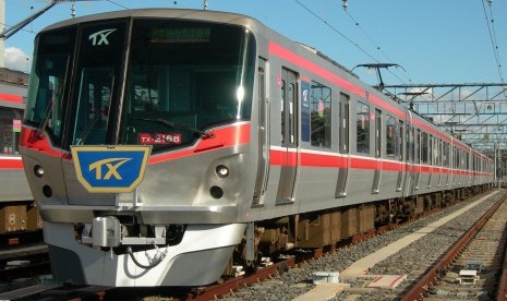 Kereta Tsukuba Express.