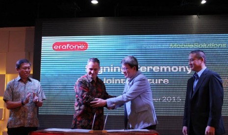 Kerja sama Erafone dengan Amtrust Mobile di Jakarta