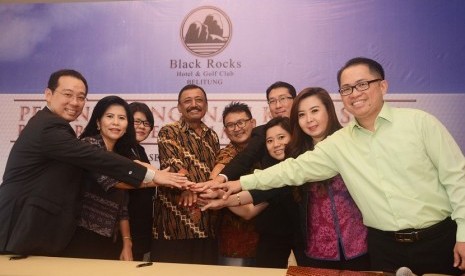 Kerja sama pemasaran proyek properti Black Rocks Golf Belitung. 