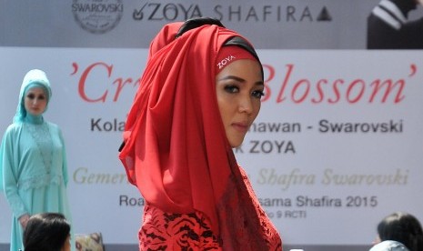 Kerudung kreasi Zoya