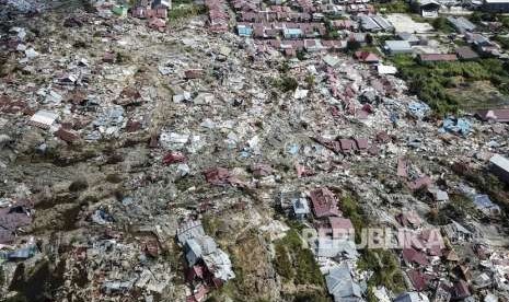 Kerusakan akibat gempa 7,4 pada skala richter (SR) di kawasan Kampung Petobo, Palu, Sulawesi Tengah, Selasa (2/10). 