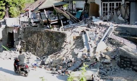 Houses damaged by earthquakes in Lombok, West Nusa Tenggara.