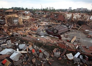 Kerusakan akibat tornado.