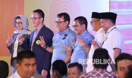 Ketiga pasangan calon wali kota dan wakil wali kota Bandung, tampil pada Debat Publik di Hotel BnB, Kota Bandung, Ahad (25/3). 