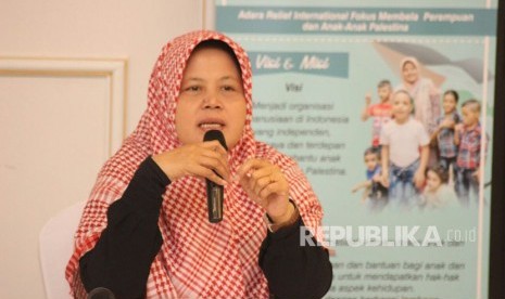 Ketua Adara Relief International, Hj. Nurjanah Hulwani, S.Ag, M.E.