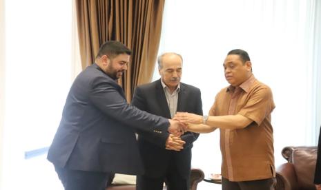 Ketua ASFA Foundation Komjen (Purn) Syafruddin Kambo menjalin silaturahmi dengan kelompok pembebasan Palestina, Fatah, yang diwakili oleh Syeikh Thaher.