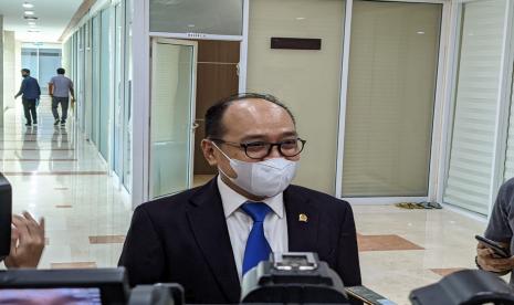 Ketua Badan Advokasi Hukum dan HAM (Bakumham) DPP Partai Golkar, yang juga anggota Komisi III DPR Supriansa di Gedung Nusantara II, Kompleks Parlemen, Jakarta, Senin (27/9).