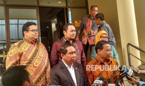 Ketua Bawaslu Abhan bersama ketua Komisi II DPR RI mendatangi Mabes Polri untuk berkoordinasi terkait Pemilu serentak 2018. Selasa (8/1). 