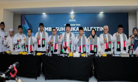 Ketua Baznas RI Prof Noor Achmad , saat melakukan konferensi pers di kantor Baznas RI, Jakarta, Senin (30/10/2023). Badan Amil Zakat Nasional (Baznas) RI menyalurkan bantuan kemanusiaan untuk masyarakat Palestina senilai Rp 12 miliar.