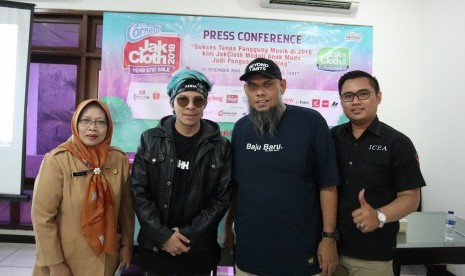  Ketua BEC Fuad Nur Hasan bersama panitia Jackloth 2018 saat press conference.