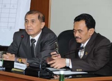 Ketua BPK Hadi Purnomo dan Wakil Ketua BPK Herman Widyananda (kanan)