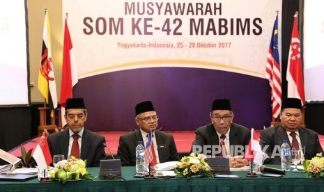 Ketua Delegasi SOM ke-42 Mabims menyampaikan keterangan pers di Yogyakarta