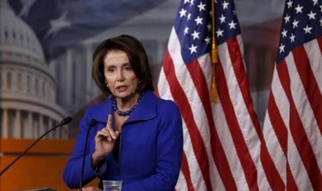 Ketua Demokrat Nancy Pelosi dalam konferensi pers di Washington, 7 Januari 2016.