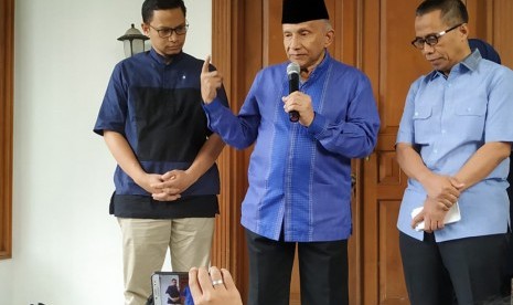 Ketua Dewan Kehormatan Partai Amanat Nasional  (PAN) Amien Rais menggelar konferensi pers merespons pertemuan Prabowo-Jokowi di Jalan Daksa I Nomor 10, Kebayoran Baru, Jakarta, Senin (15/7). 