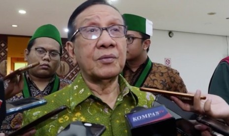 Ketua Dewan Kehormatan Partai Golkar, Akbar Tanjung 