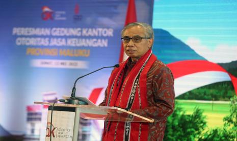 Ketua Dewan Komisioner Otoritas Jasa Keuangan (OJK) Wimboh Santoso. Otoritas Jasa Keuangan (OJK) mencatat restrukturisasi kredit perbankan sebesar Rp 630 triliun pada April 2022. Adapun realisasi ini sudah turun dari angka tertinggi sebesar Rp 1.000 triliun.