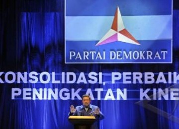 Ketua Dewan Pembina Partai Demokrat (PD) Susilo Bambang Yudhoyono memberikan pidato dalam pembukaan Rapat Koordinasi Nasional di Sentul International Convention Center, Bogor, Jawa Barat, Sabtu (23/7).