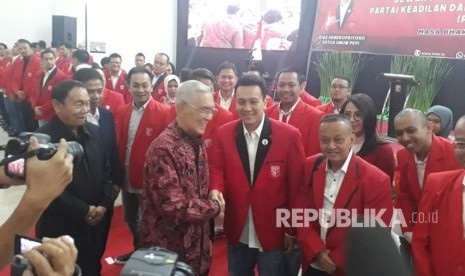 Ketua Dewan Pembina PKPI Try Sutrisno menghadiri pelantikan Dewan Pimpinan Nasional (DPN) di Gedung Sekar Wijayakusuma, Cipayung, Jakarta, Rabu (30/5).