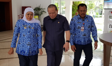 Ketua Dewan Perwakilan Daerah (DPD) RI La Nyalla Mahmud Mattalitti menyatakan berkomitmen untuk mendukung Peraturan Presiden (Perpres) Nomor 80 Tahun 2019 tentang Percepatan Pembangunan Ekonomi di wilayah Jawa Timur (Jatim).