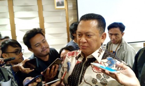 Ketua Dewan Perwakilan Rakyat (DPR) Bambang Soesatyo menjadi pembicara dalam sebuah diskusi di Hotel Ashley, Menteng, Jakarta Pusat, Jumat (9/8).