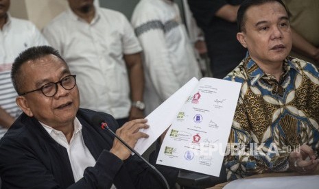 Ketua DPD Gerindra DKI Jakarta Muhammad Taufik (kiri)