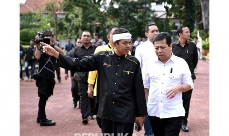 ketua DPD Golkar Jabar Dedi Mulyadi dan Ketum Golkar Setya Novanto.