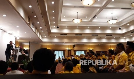 Ketua DPD Golkar Jabar Dedi Mulyadi, saat memberikan pembekalan terhadap ribuan bacaleg, di Kabupaten Purwakarta, Rabu (21/2).