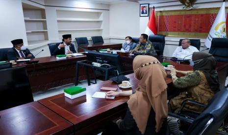 Ketua DPD RI, AA LaNyalla Mahmud Mattalitti, menghadiri Rapat Bersama Badan Kehormatan (BK) tentang tindak lanjut evaluasi Tata Tertib, di Ruang Rapat Pimpinan DPD RI, Komplek Parlemen Senayan, Kamis (2/9/2021).