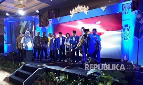 Ketua DPP PAN Zulkifli Hasan menanggapi santai dukungan kader menginginkan dirinya menjadi calon presiden 2019. Hal tersebut dikatakan seusai melantik Ketua DPW PAN Lampung Zainuddin Hasan di Bandar Lampunf, Senin (6/11).