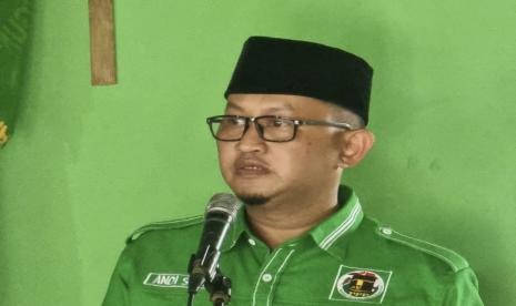 Ketua DPP PPP Andi Surya Wijaya menyebut banyak elemen umat Islam ke DPP PPP dan mengecam penetapan tersebut karena dianggap penetapan PN tersebut menabrak Pasal 29 ayat 1 UUD NRI Tahun 1945 dan UU No 1 Th 74 Tentang Perkawinan.