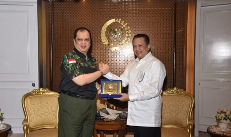 Ketua DPR Bambang Soesatyo menerima pengurus Himpunan Pengusaha Putera Puteri Keluarga Besar TNI Angkatan Darat (Hipakad) di ruang kerja Ketua DPR, Jakarta, Kamis (19/9).