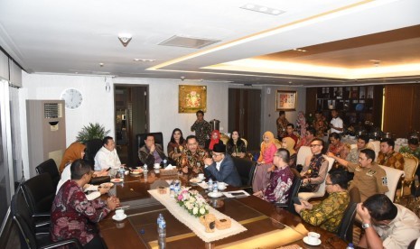 Ketua DPR Bambang Soesatyo saat rapat informal dengan para pimpinan Fraksi DPR RI dan Direktorat Jenderal Pajak, Selasa (6/3).