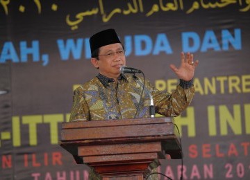 Ketua DPR Marzuki Alie memberikan sambutan di acara Wisuda dan HUT ke-44 Pondok Pesantren Al-Ittifaqiyah Indralaya, Kabupaten Ogan Ilir, Sumatera Selatan, Selasa (28/6).