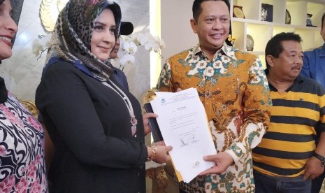 Ketua DPR RI Bambang Soesatyo menerima kedatangan beberapa pimpinan DPD Partai Golkar tingkat II se-Jawa Tengah di Kompleks Parlemen Senayan, Jakarta, Rabu (3/7). 