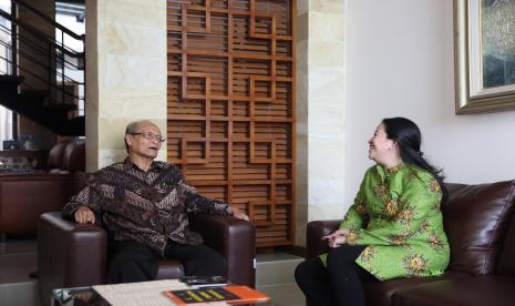 Ketua DPR RI Puan Maharani saat berbincang santai dengan Buya Syafii Maarif.