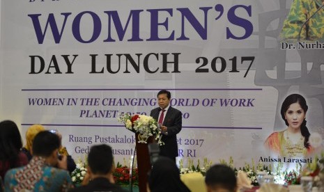 Ketua DPR RI Setya Novanto  dalam pembukaan acara International Women’s Day di ruang Pustakaloka, Gedung Nusantara IV DPR RI, Senayan, Jakarta, Senin (20/3). 