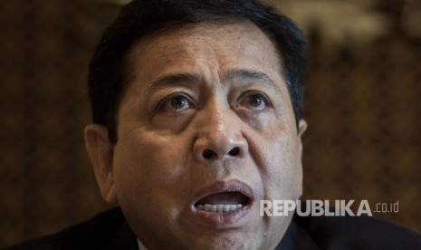 Ketua DPR Setya Novanto memberikan keterangan kepada wartawan di Kompleks Parlemen Senayan, Jakarta, Selasa (18/7). 