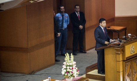 Ketua DPR Setya Novanto menyampaikan pidatonya saat pembukaan sidang Paripurna ke-24 DPR di Gedung Nusantara II, Kompleks Parlemen, Senayan, Jakarta, Kamis (18/5). 