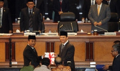 Ketua DPRD DKI Jakarta Prasetyo Edi Marsudi bersama Gubernur Ahok.