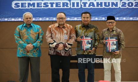 Ketua DPRD Provinsi Jawa Barat, Dr. H. Buky Wibawa, M.Si, menghadiri acara penyerahan Laporan Hasil Pemeriksaan (LHP) Semester II Tahun 2024 Badan Pemeriksa Keuangan (BPK) Perwakilan Provinsi Jawa Barat.