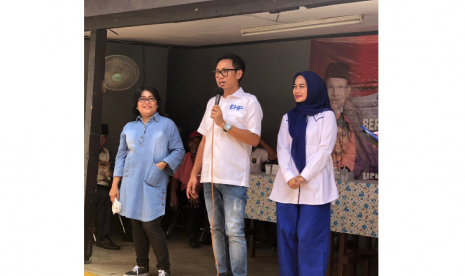 Ketua DPW PAN DKI Jakarta, Eko Hendro Purnomo (Eko Patrio) bersama caleg dari PAN, Mimy Zamilah