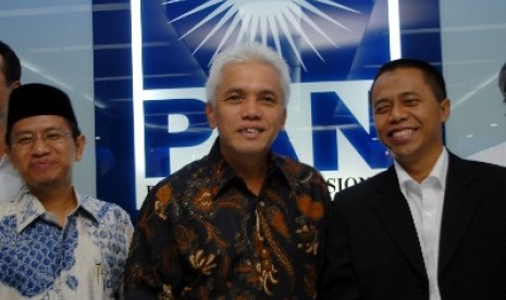 Ketua Fraksi PAN Tjatur Sapto Edy, Ketua Umum PAN Hatta Rajasa dan Waketum PAN Drajad Wibowo