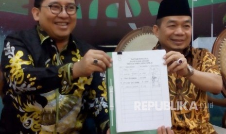 Ketua Fraksi Partai Keadilan Sejahtera (F-PKS) di DPR Jazuli Juwaini ikut menandatangani usulan pembentukan Panitia Khusus Angket tentang Tenaga Kerja Asing (TKA) yang diinisiasi oleh Fraksi Partai Gerindra.