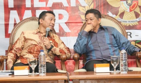 Ketua Fraksi PKS MPR RI Tifatul Sembiring (kiri).