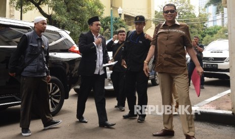 The Chairman of the National Movement to Safeguard the Indonesian Council of Ulama's Fatwa (GNPF MUI) arrived at the Special Crime Directorate of Jakarta Metro Police on Wednesday. He was summoned as witness in alleged coup plot with Rachmawati Soekarnoputri as suspect.