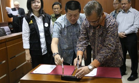  Ketua Harian AGP, Indra S Budianto dan Rektor IPB Herry Suhardiyanto menandatangani kerja sama mendukung ketahanan pangan nasional.