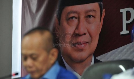 Ketua Harian Partai Demokrat Syarief Hasan memberi pernyataan pada wartawan di kantor DPP Partai Demokrat, Jakarta, Kamis (18/9).(Republika/Edwin Dwi Putranto)