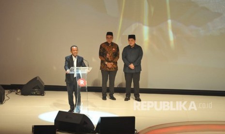 Ketua Hipmi Bahlil Lahadia menerima anugerah Tokoh Perubahan Republika 2018 yang diserahkan oleh Agus Harimurti Yudhoyono di Jakarta, Rabu (24/4) malam.